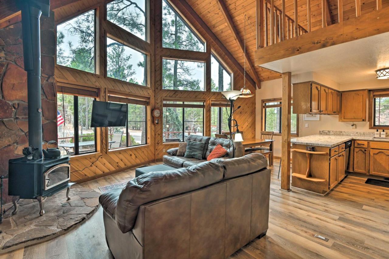 Secluded Munds Park Cabin With Deck And Lake Access Kültér fotó